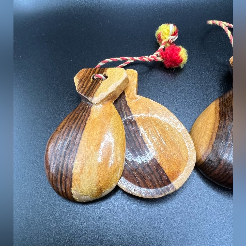 vintage Mexico wood castanets! Made from high-quality materials - Picture 2 of 8